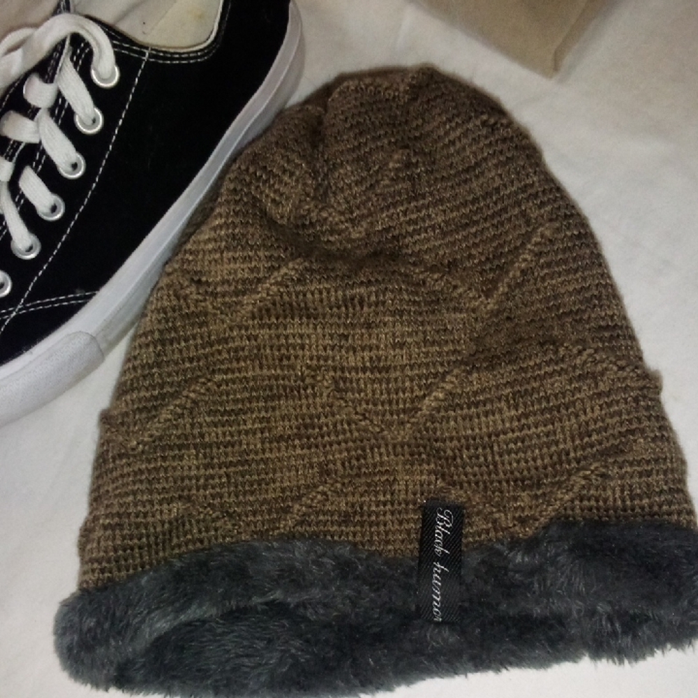 Unisex Brown Knit Beanie Plush Grey Inside Excellent Used Condition
